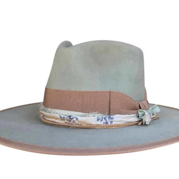 Teressa Foglia Willow Hat - 7 3/8 (in box)